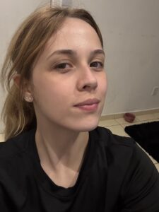 feita-2-225x300 Como fazer sua sobrancelha crescer com óleo de rícino
